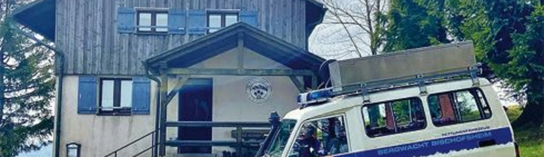 Die Bergwacht vor unserer Hütte | © Bergbund Würzburg